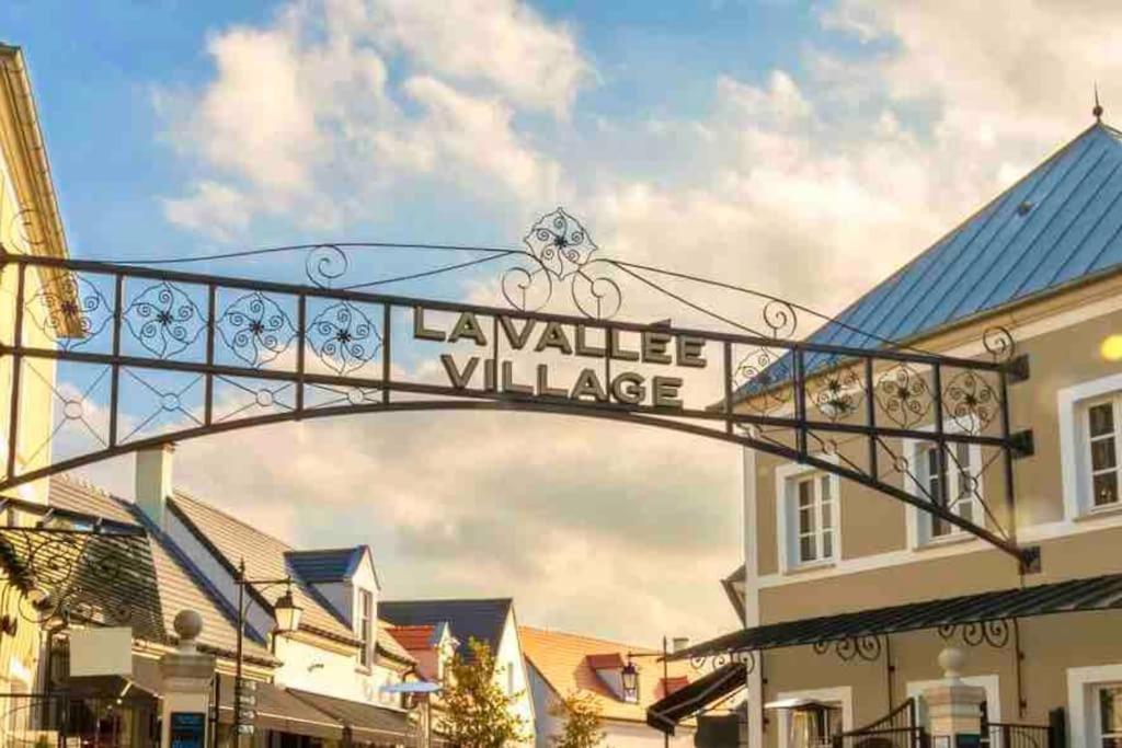 Le Regence, Terrasse, Serris Disney Exterior foto